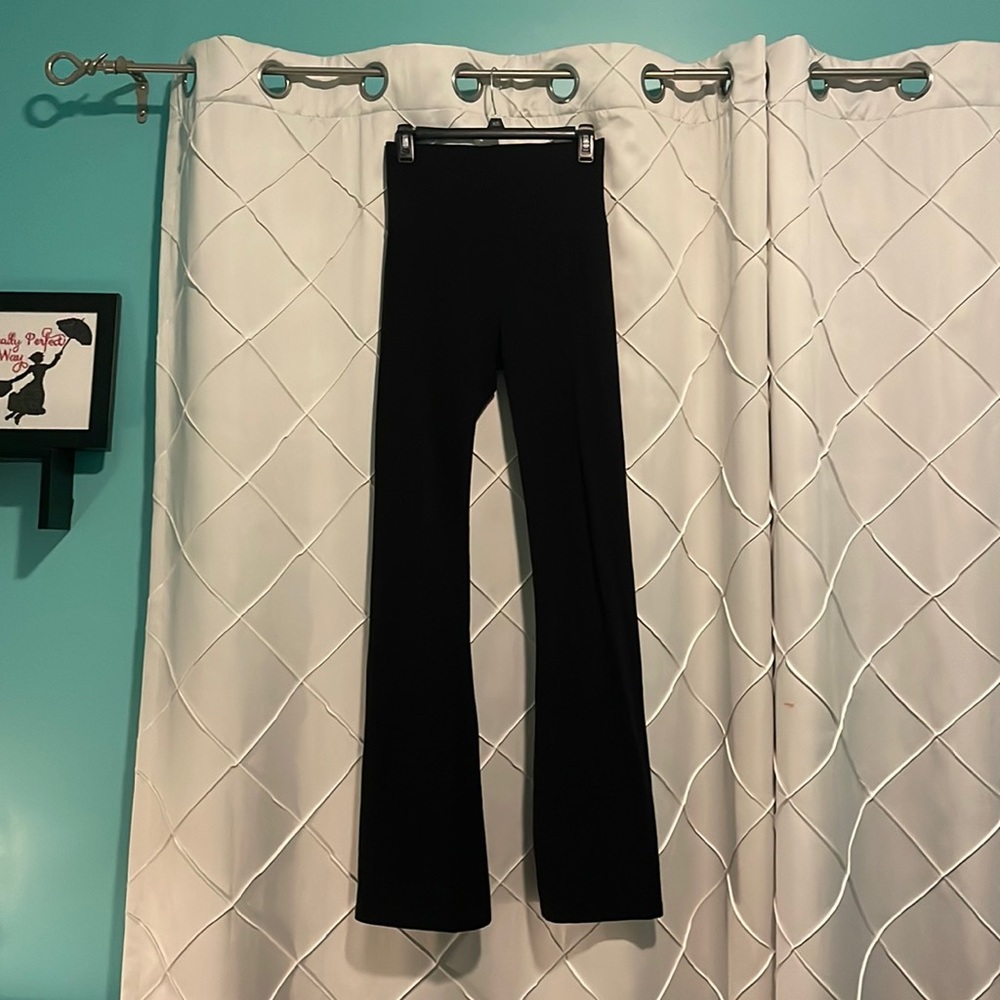 Black Yoga Pants (Size M)